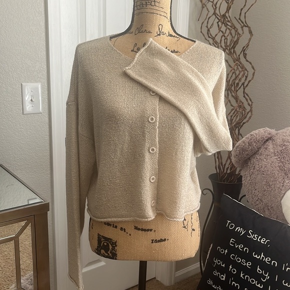 Dazy Button up sweater
Gently used. Excellent Conditions
Size XL
#182A - Picture 1 of 9